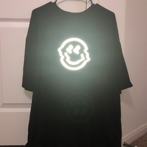 Black street graphic T